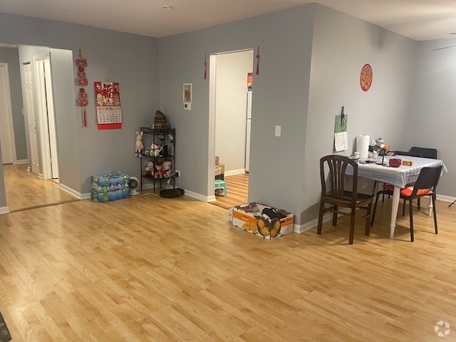 Building Photo - 230 E Court of Shorewood Unit 3 Rental