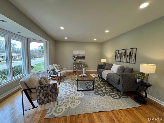924 Fernview Dr