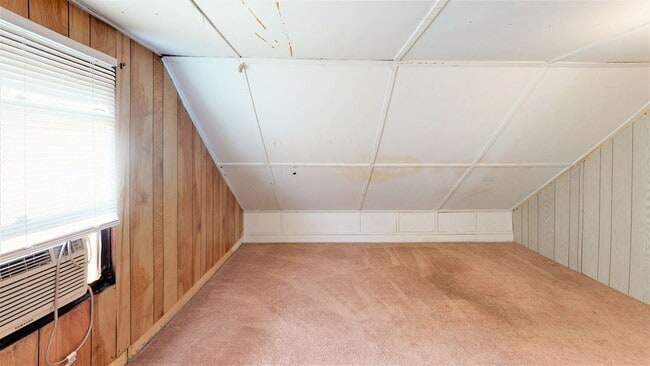 Photo - 2358 Stratford Ave