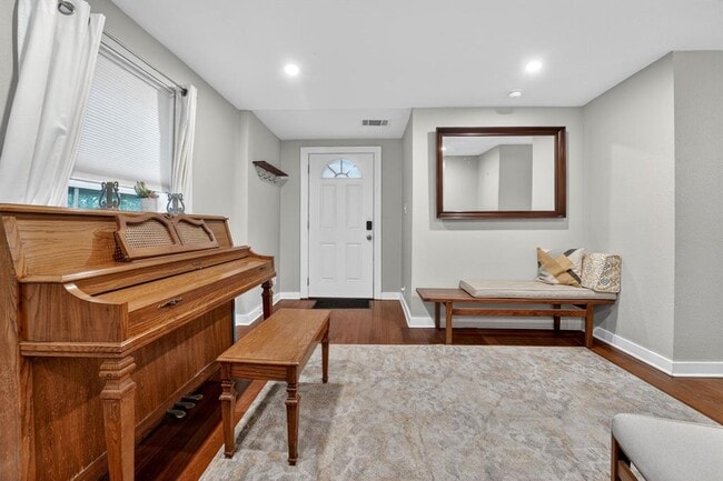 Photo - 4525 Avenue B