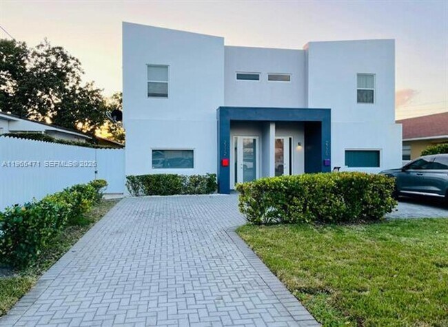 Photo - 2772 SW 31st Ct