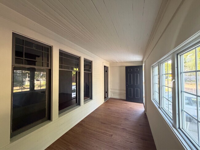 Photo - 99 Custer St
