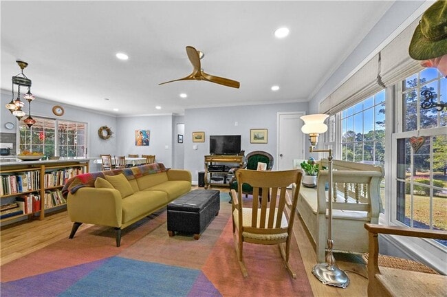 Photo - 2412 Elmwood Cir SE