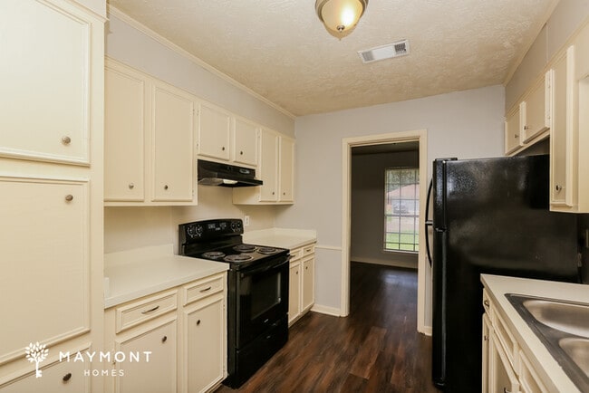 5377 Brookhollow Dr