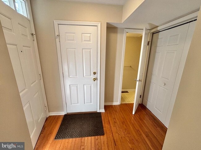 Building Photo - 335 Danbury Ct