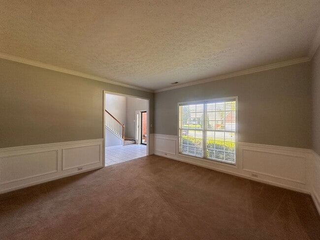 Photo - Spacious 4-Bedroom Home in Prospect – Lawn Care Included!