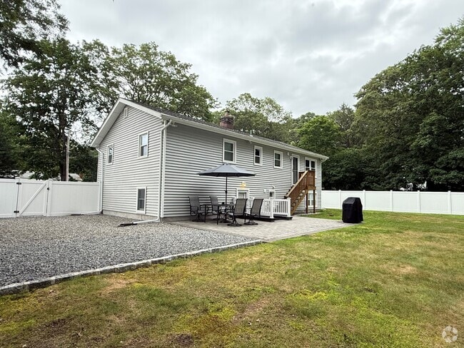Building Photo - 12 Dee Pl Rental