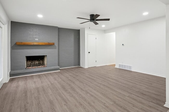 Photo - 7626 Dentcrest Dr Unit 7628