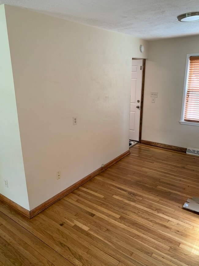 Photo - 2 Bedrooms & 1 Bathroom - East end of Bar... Casa