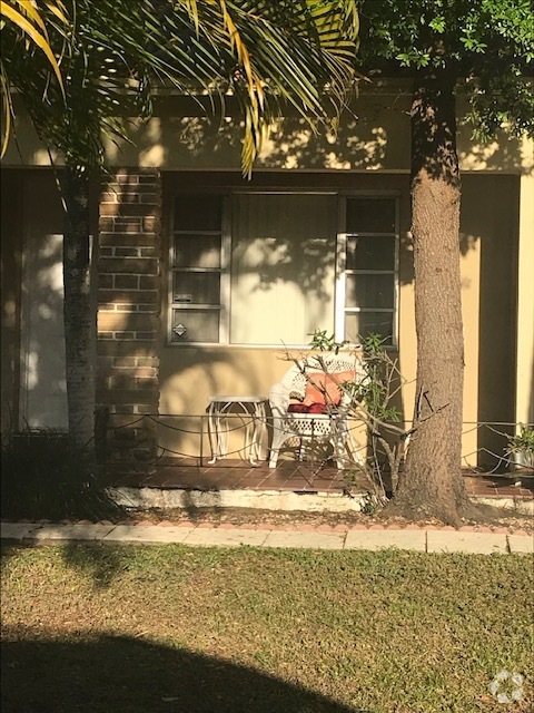 Building Photo - 10911 NE 9th Ct Unit Home in Biscayne Park