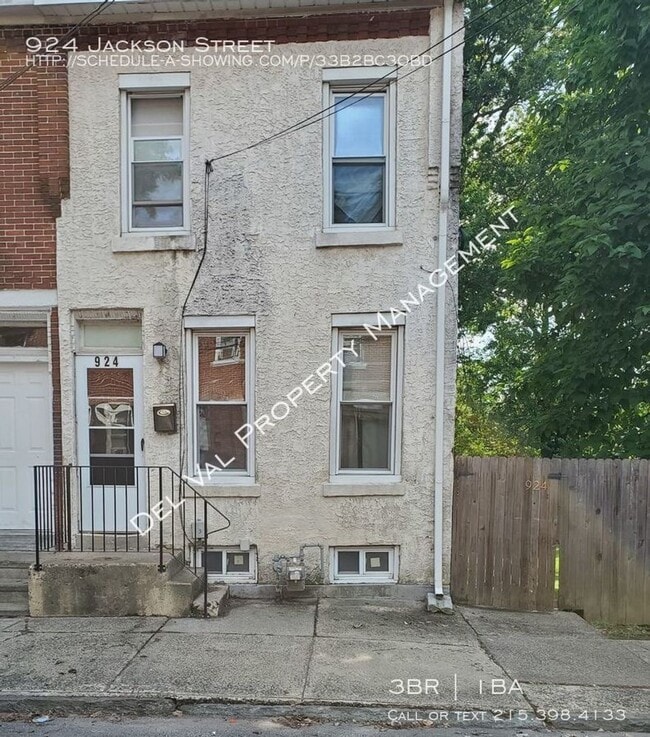 Building Photo - 924 Jackson St