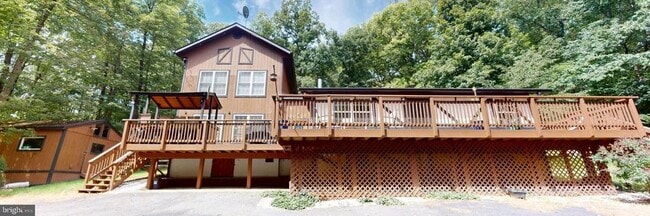 104 Laurel Ln