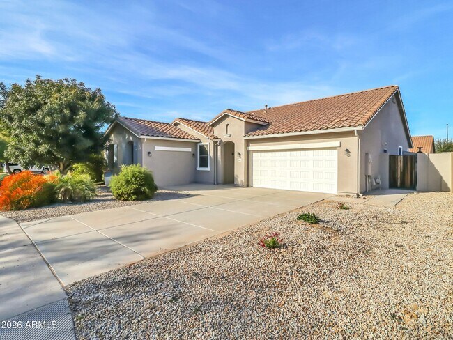 1866 E Ravenswood Dr