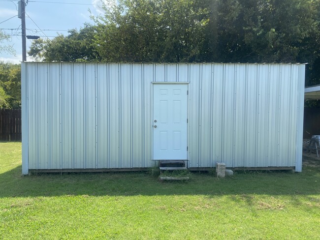 Photo - 222 Trailwind St