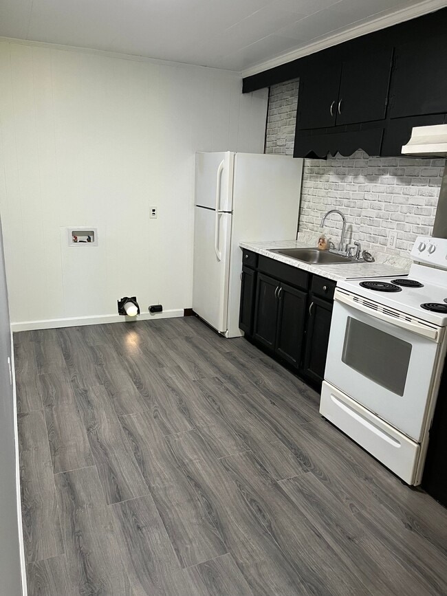 Photo - 1455 Andrews St Unit B