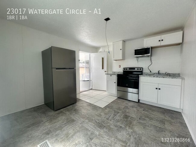 Building Photo - 23017 Watergate Cir Unit A1