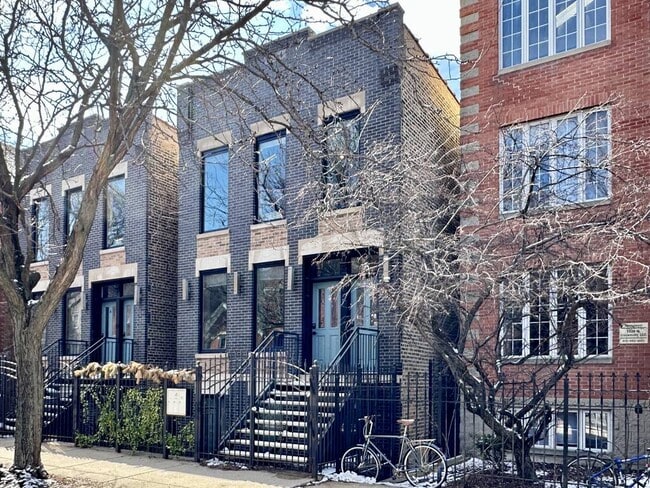 Building Photo - 1437 N Bosworth Ave Unit J03P