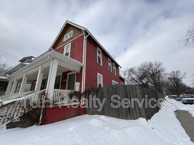 Photo - 1820 E 12th St