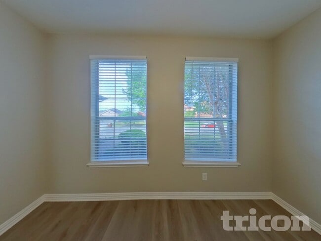 Photo - 5604 Nacona Dr