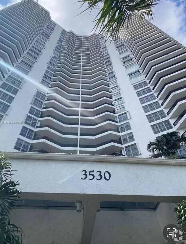 Building Photo - 3530 Mystic Pointe Dr Unit 1109 Rental