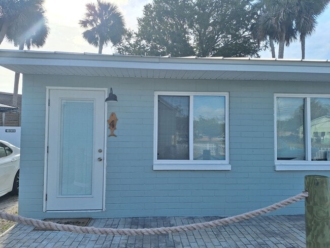 Photo - NSB FURNISHED EFFICIENCY UNIT-ALL UTILITIES INCLUDED INCLUDING WI-FI!