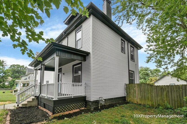 Photo - 2014 Floral Ave