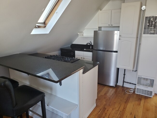 Photo - 2321 W Belmont Ave Unidad 3F