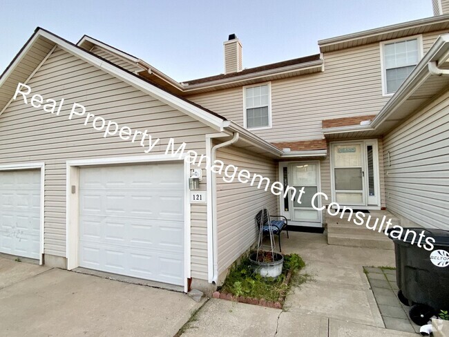 Building Photo - Beautiful Updated 2 Bedroom Rental