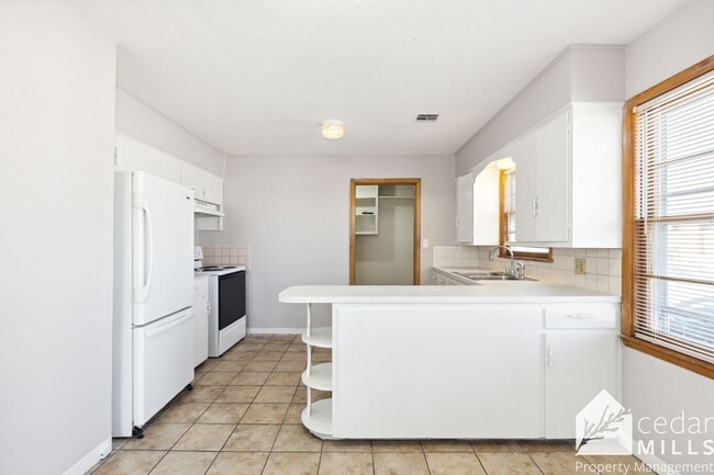 Photo - 1731 N Holyoke St