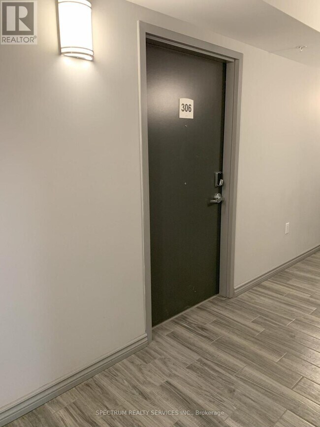 Photo - 275 Larch St Unité A-306