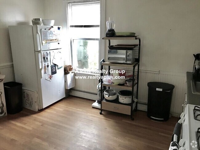 Building Photo - 5 Buckley Ave Unit 2 Rental
