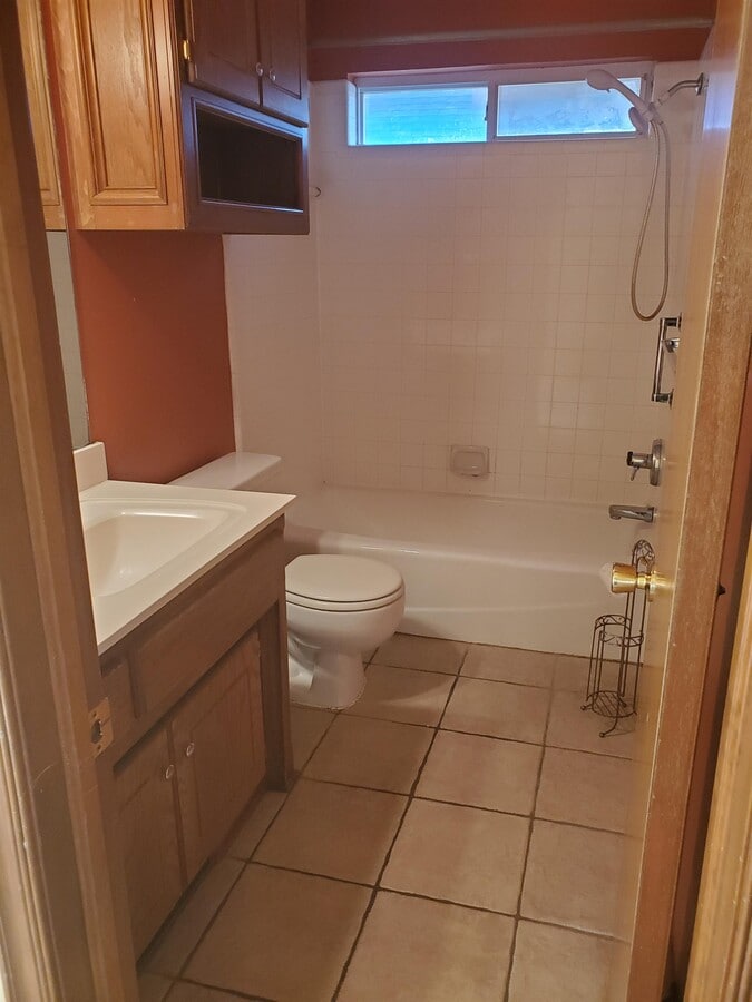 Photo - 1512 Louis Scott St