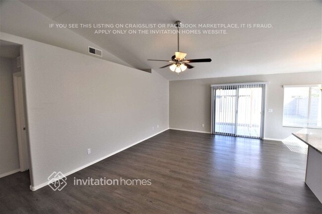 Photo - 2832 W Bowker St