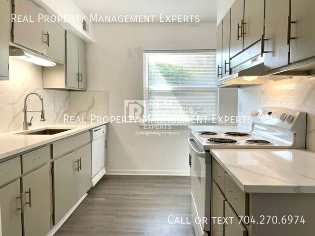 9135 Spyglass Pl
