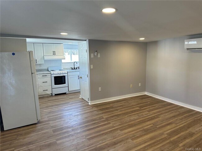 Photo - 2829 Crompond Rd
