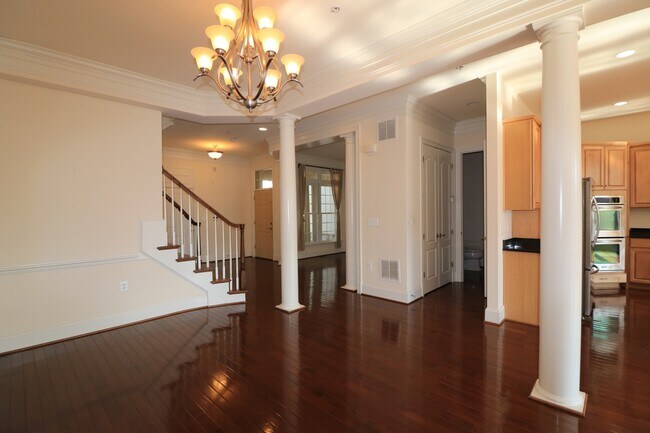Photo - SHORT TERM LEASE AVAILABLE -- Luxury TH in Bethesda - 4 bed + 3.5 ba - Elevator TH in Gated commu...
