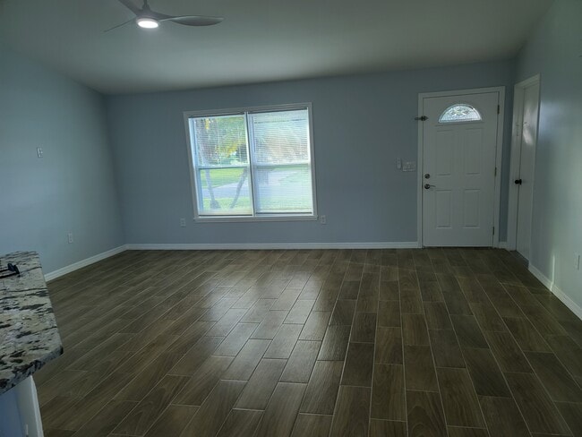 Photo - 674 Beard Ave