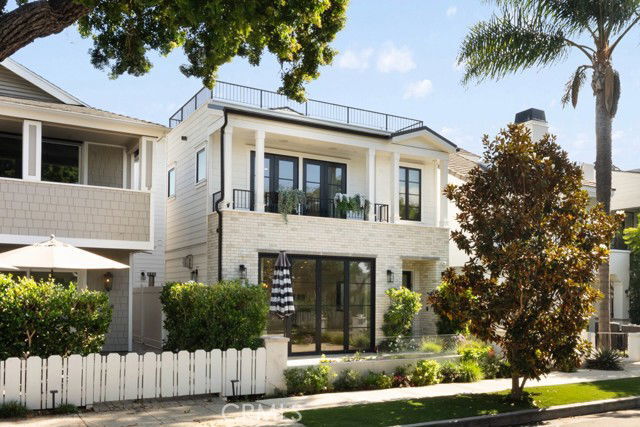 Photo - 616.5 Acacia Ave