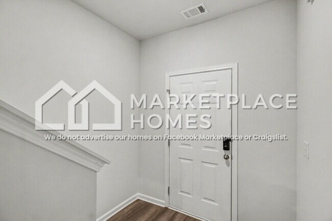 Photo - 280 Oakwood Dr NW