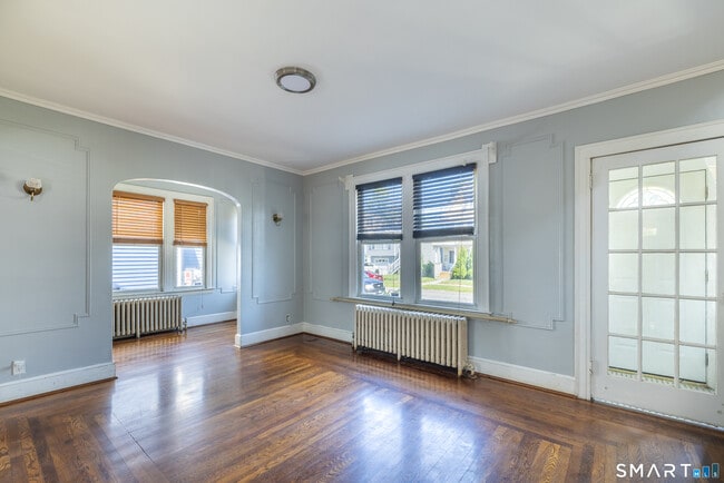 Photo - 430 Blohm St