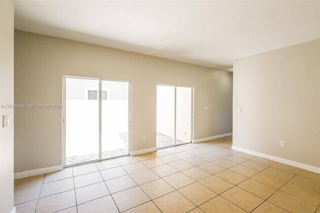 216 SE 32nd Terrace