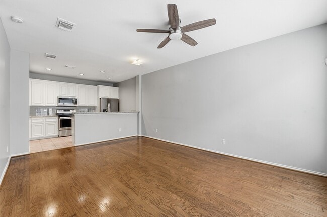 Photo - 1507 Sutton St