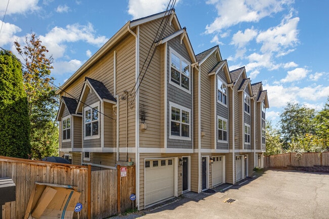 Photo - 4848 Railroad Ave NE