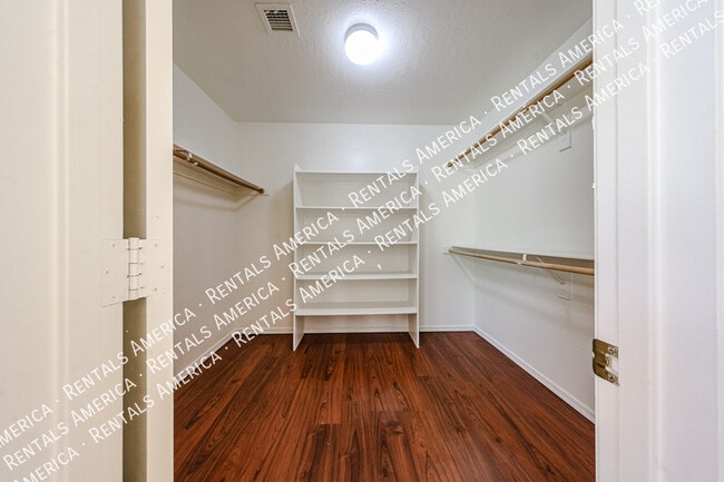 Photo - 9202 W MacKenzie Dr