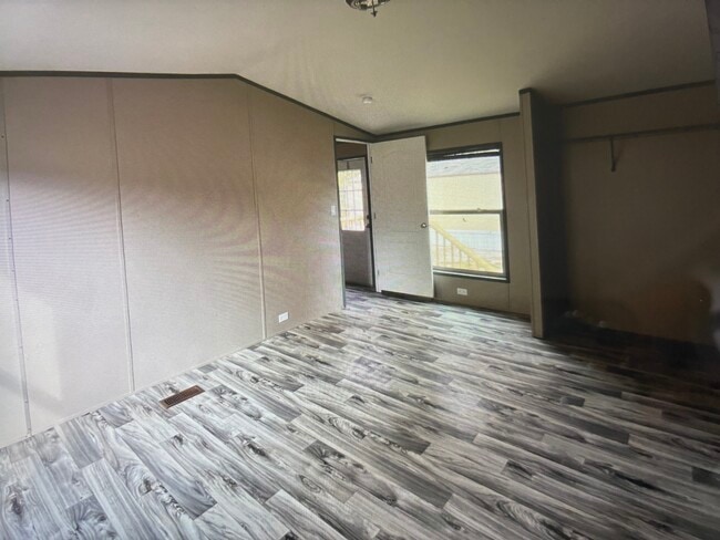 Photo - 3000 John Harden Dr