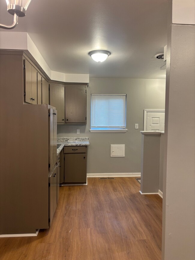 Photo - 1034 McKeighan Ave