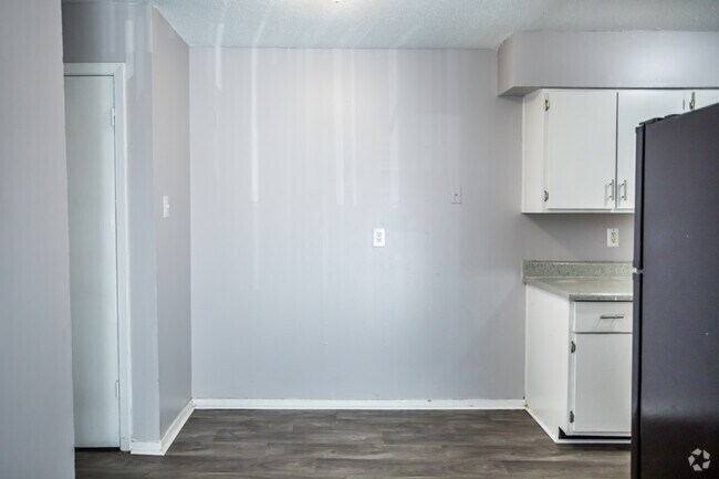 1HAB, 1BA - 632SF - Oakridge Apartments