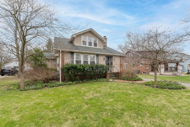 Photo - 1526 Royce Ave