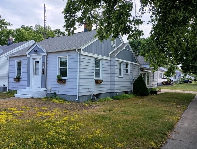 Photo - 320 S Griffin St