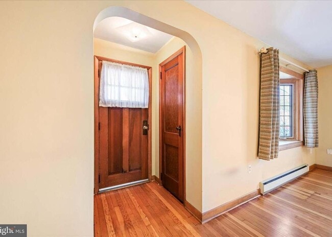 Photo - 211 Noble St
